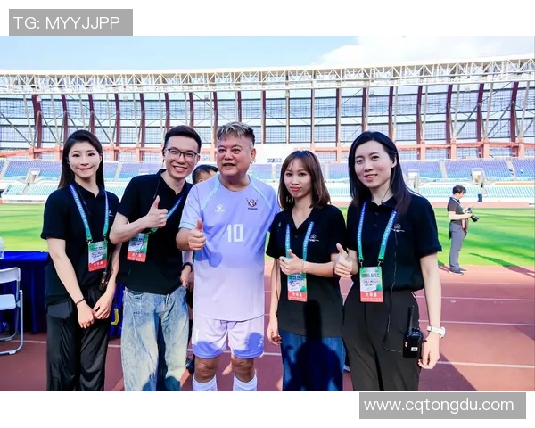 香港足球明星齐聚贵州展现球技助力地方足球发展