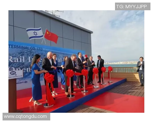 海法与哈夫纳夫的激烈对决揭示足球战术与团队协作的精彩瞬间 海法与哈夫纳夫的激烈对决揭示足球战术与团队协作的精彩瞬间